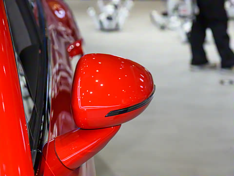 2025�� 703km Ultra�˶���