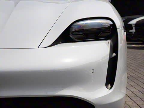 2019�� Taycan Turbo