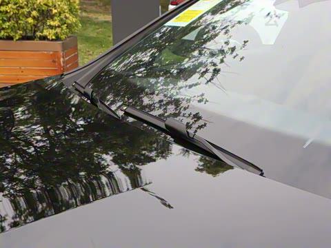 2025�� �Ŀ� E 300 �������˶���