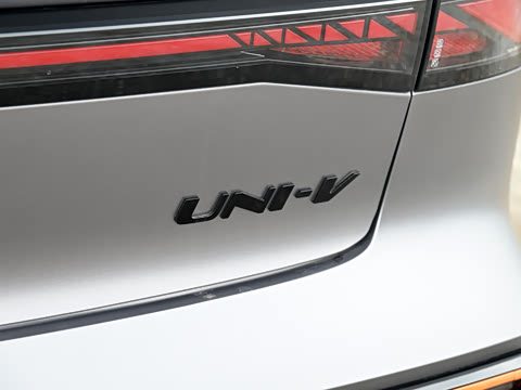 2023�� 2.0T ���ٰ�