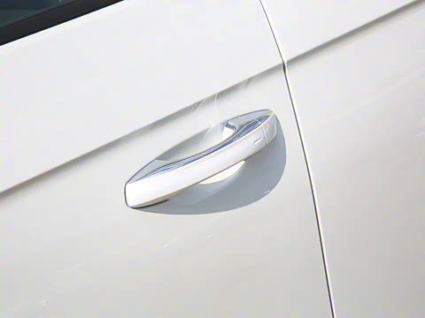 2023�� �Ŀ� 380TSI ����R-Line���ܰ�