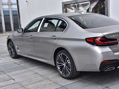 2022�� �Ŀ� 530Li ������ M�˶���װ