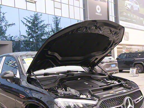 2025�� �Ŀ� GLC 260 4MATIC ����SUV