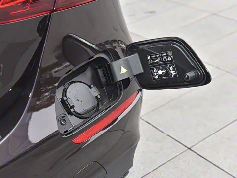 2022�� E 350 e L ���ʽ��϶����˶��γ�