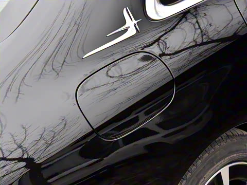 2022�� �Ŀ� E 350 e L ���ʽ��϶����˶��γ�