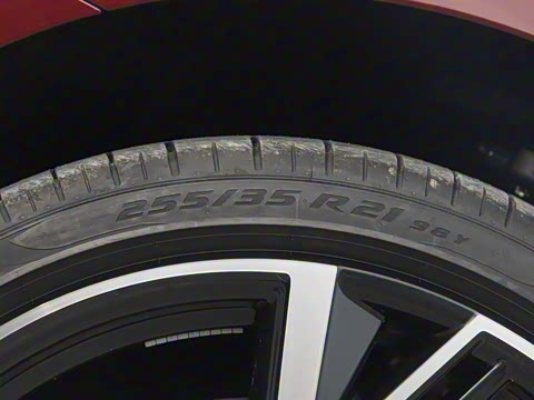 2025�� 55 TFSI quattro ������