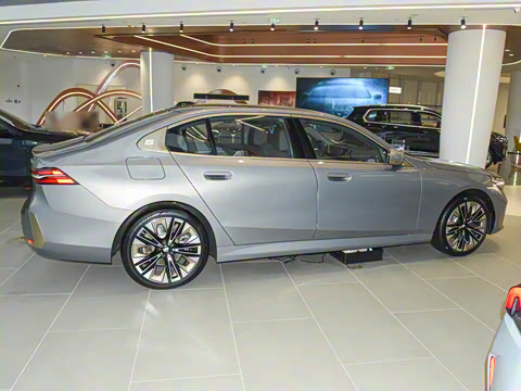 2025�� 530Li ������ ������װ