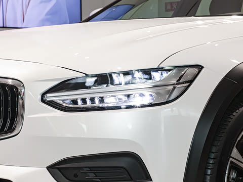 2025�� Cross Country B5 AWD ��Զ��