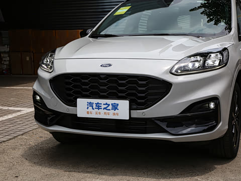 2024�� EcoBoost 245 ����������ST-Line Pro