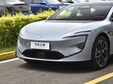 2025�� �Ŀ� Ultra���̰�