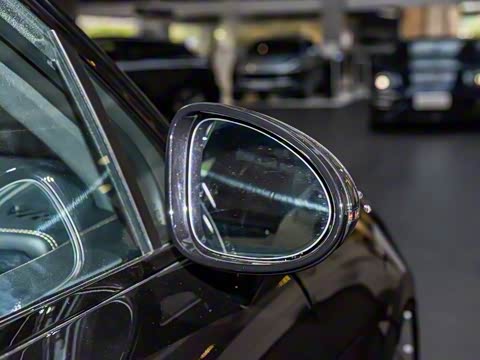 2025�� Macan 2.0T ���ΰ�