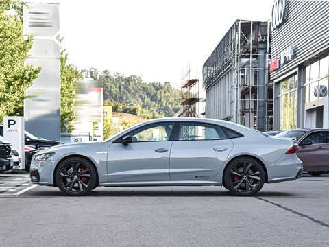 2025�� 45 TFSI quattro RS �׼����ٰ�