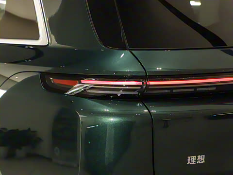 2025�� Ultra ���ܻ��°�