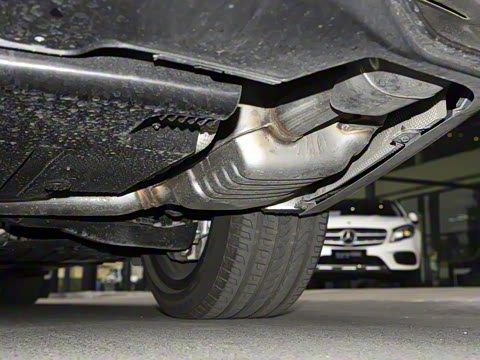 2022�� E 350 e L ���ʽ��϶����γ�