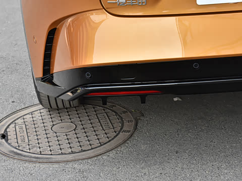 2025�� 550 PRO���а�