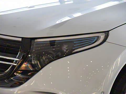 2020�� EQC 400 4MATIC ������ 1886������