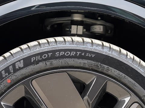 2025�� Ultra ���ܻ��°�