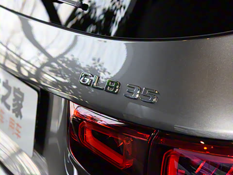 2021�� AMG GLB 35 4MATIC