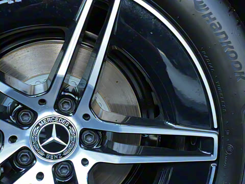 2025�� �Ŀ� E 260 �˶���