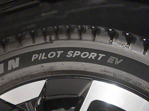 2025�� 702 �������� Ultra