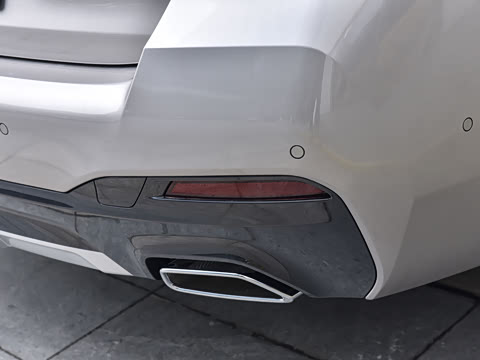 2022�� �Ŀ� 530Li ������ M�˶���װ