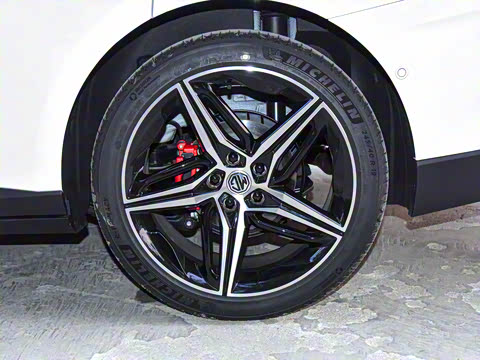 2023�� 2.0T �Զ�Trophy+����ҫ����