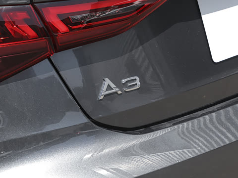 2023�� �Ŀ� Sportback 35 TFSI ʱ���˶���