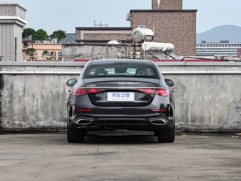 2025�� �Ŀ� E 260 �˶���