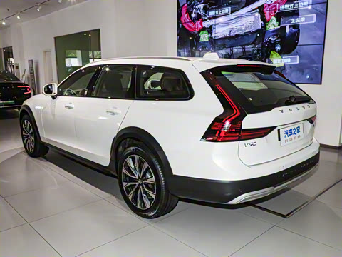 2025�� Cross Country B5 AWD ��Զ��