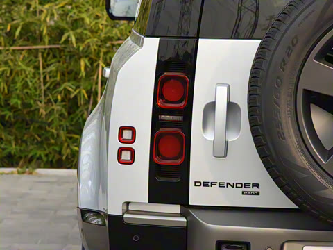 2023�� 110 3.0T P400 X-DYNAMIC HSE