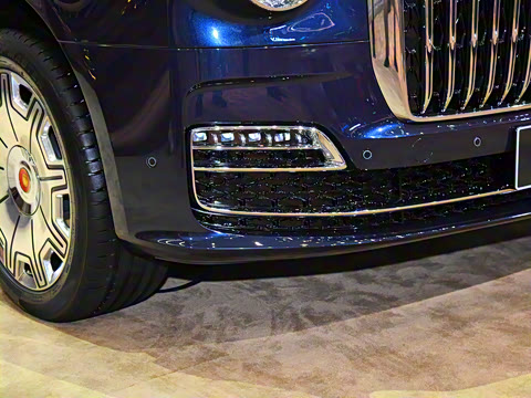 2025�� 4.0T V8 ��ͤ���϶��ư�