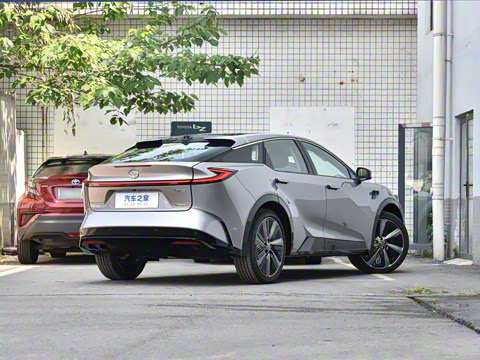 2025�� 550 PRO���а�