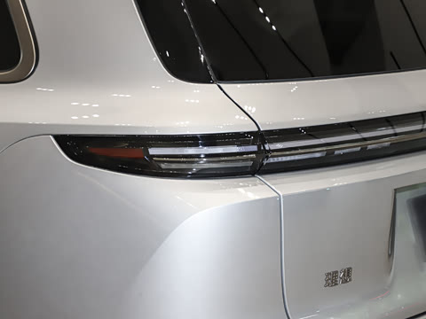 2025�� Ultra ���ܻ��°�