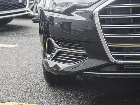 2023�� 40 TFSI ����������