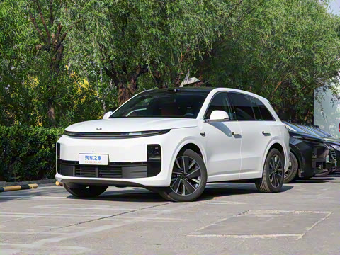 2025�� Pro ���ܻ��°�