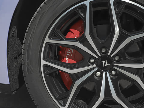 2025�� ���� 550ProѲ����