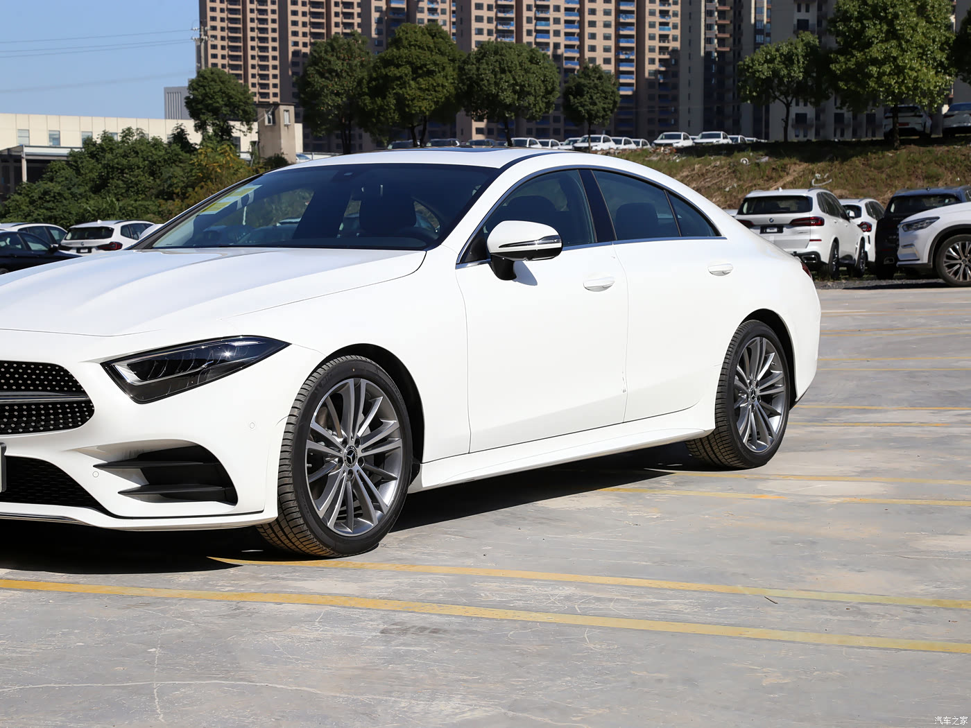 汽车之家>汽车图片>奔驰>奔驰cls>2021款改款cls300动感型>当前车型