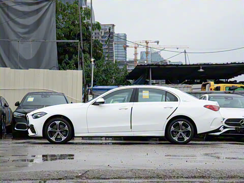 2025�� �Ŀ� C 260 L 4MATIC �˶���