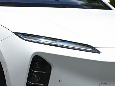 2025�� 75kWh Touring