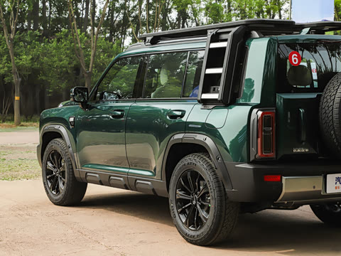 2025�� 2.0T 4WD Ultra