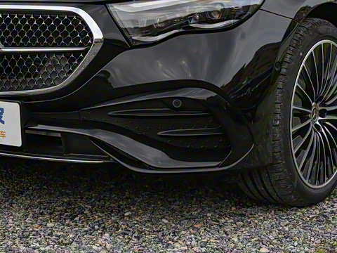 2025�� �Ŀ� E 300 L ����˶���