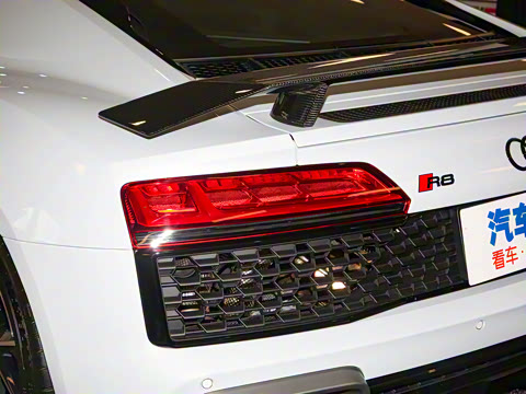 2022�� V10 Coupe performance