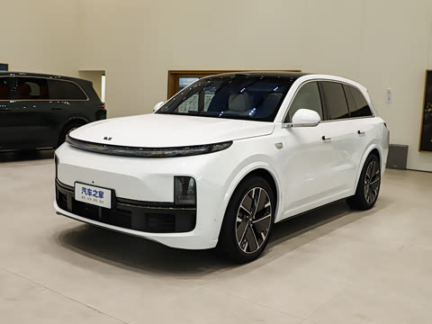 2025�� Ultra ���ܻ��°�