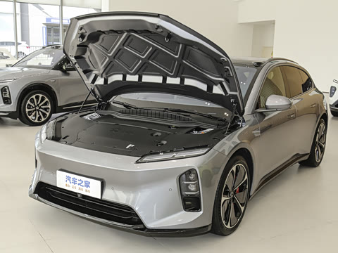 2025�� 75kWh Touring