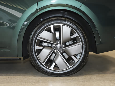 2025�� Ultra ���ܻ��°�