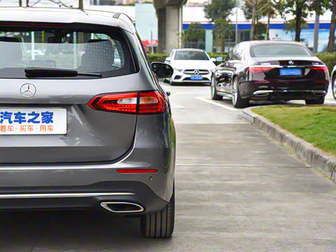 2022�� B 180 ʱ����