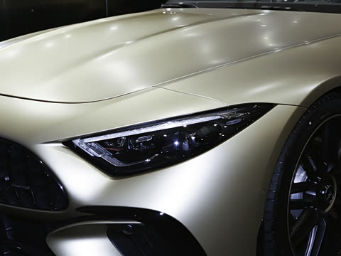 2026�� AMG SL 63 Golden Coast