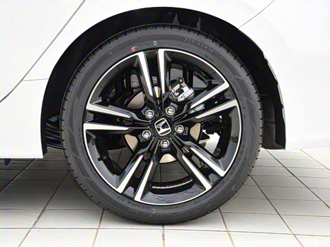 2025�� HATCHBACK 240TURBO �ֶ��ھ���