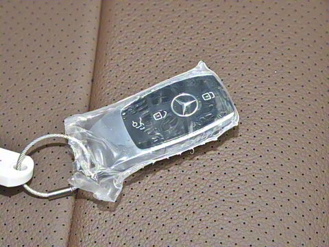 2023�� �Ŀ� E 300 L �˶�������