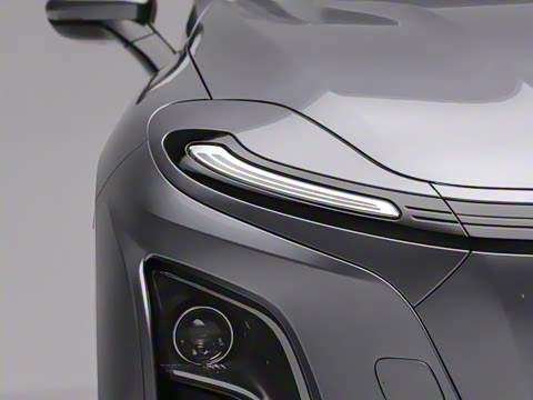 2025�� 610km PLUS